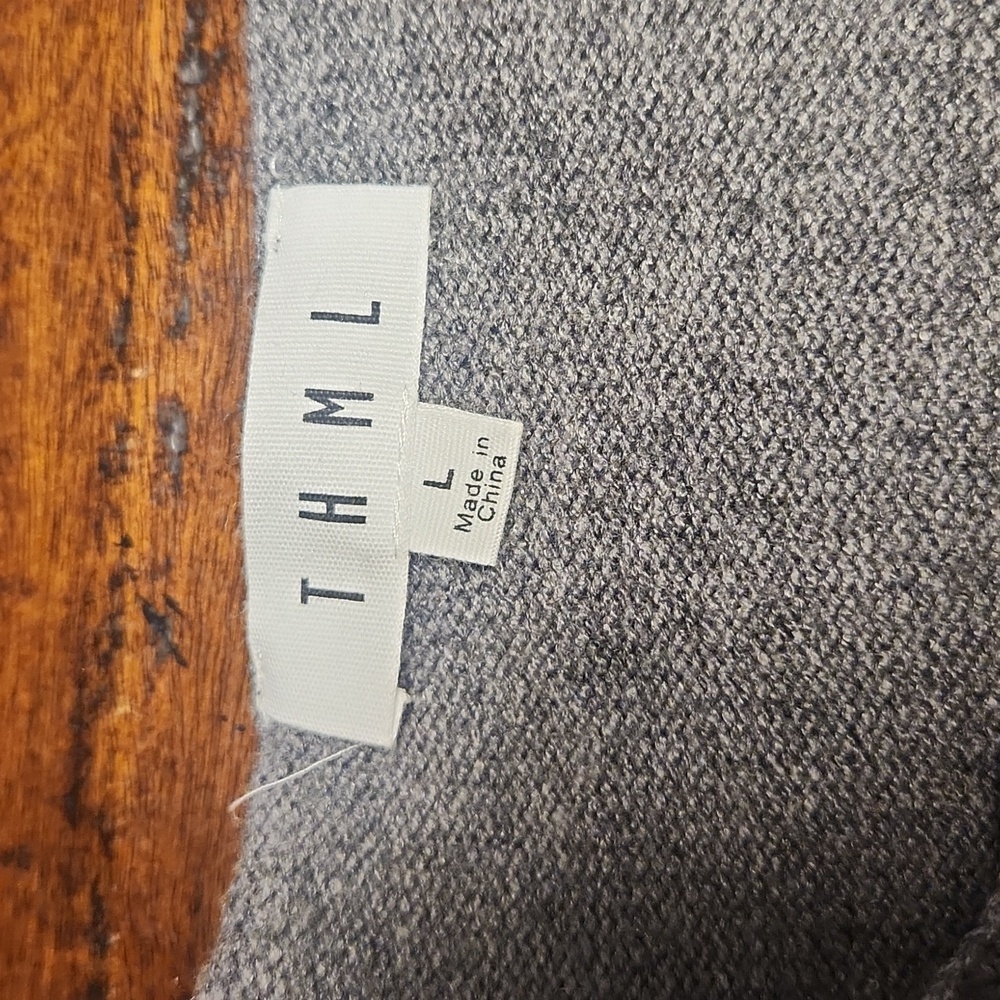 Thml Sweater Large - image 2